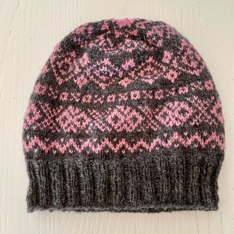 Rondbreien met liefde – een naadloze muts breien