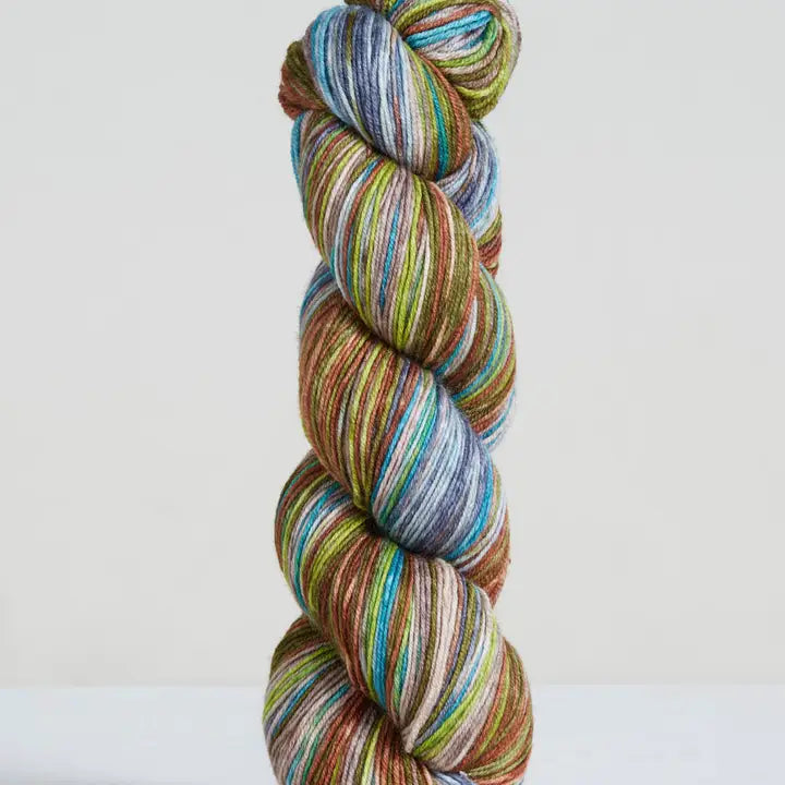 Urth Yarns | Uneek Fingering 3030-blauw/groen gestreept